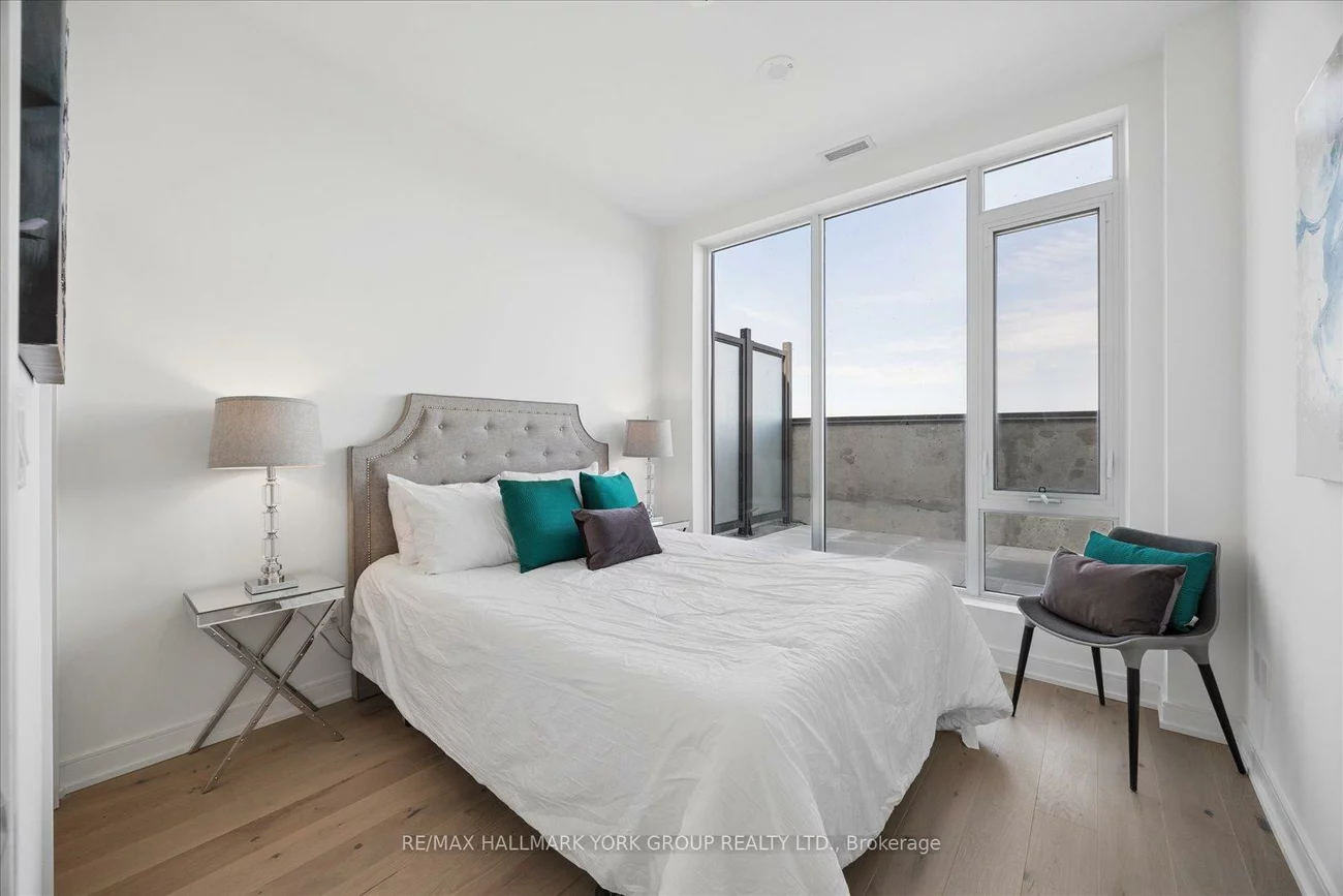 705, Davis, Huron Heights-Leslie Valley, Newmarket