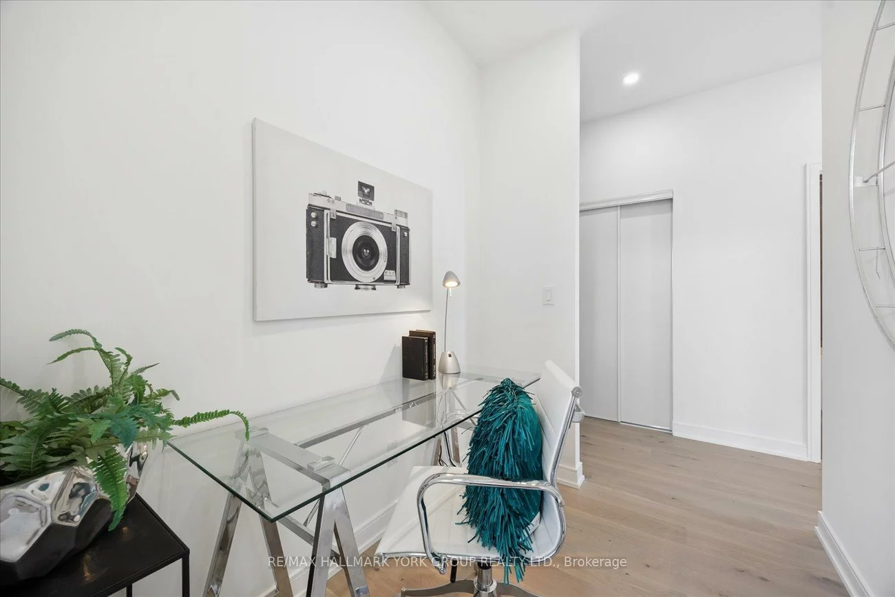 705, Davis, Huron Heights-Leslie Valley, Newmarket