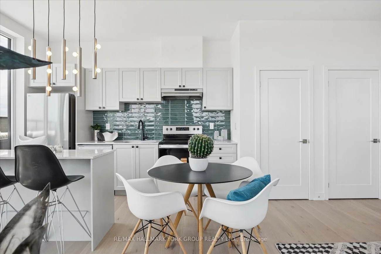 705, Davis, Huron Heights-Leslie Valley, Newmarket