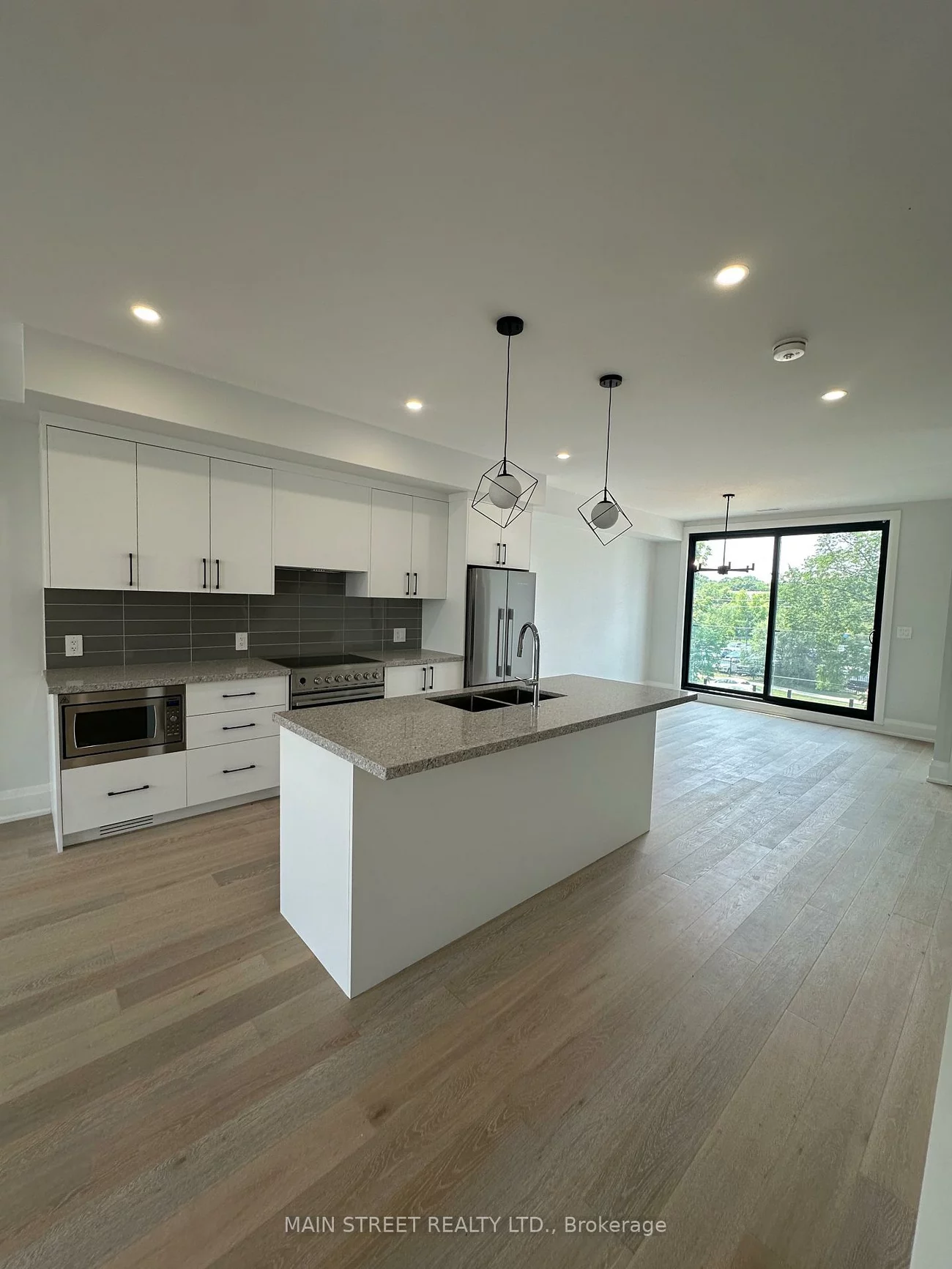 59, Charles, Central Newmarket, Newmarket