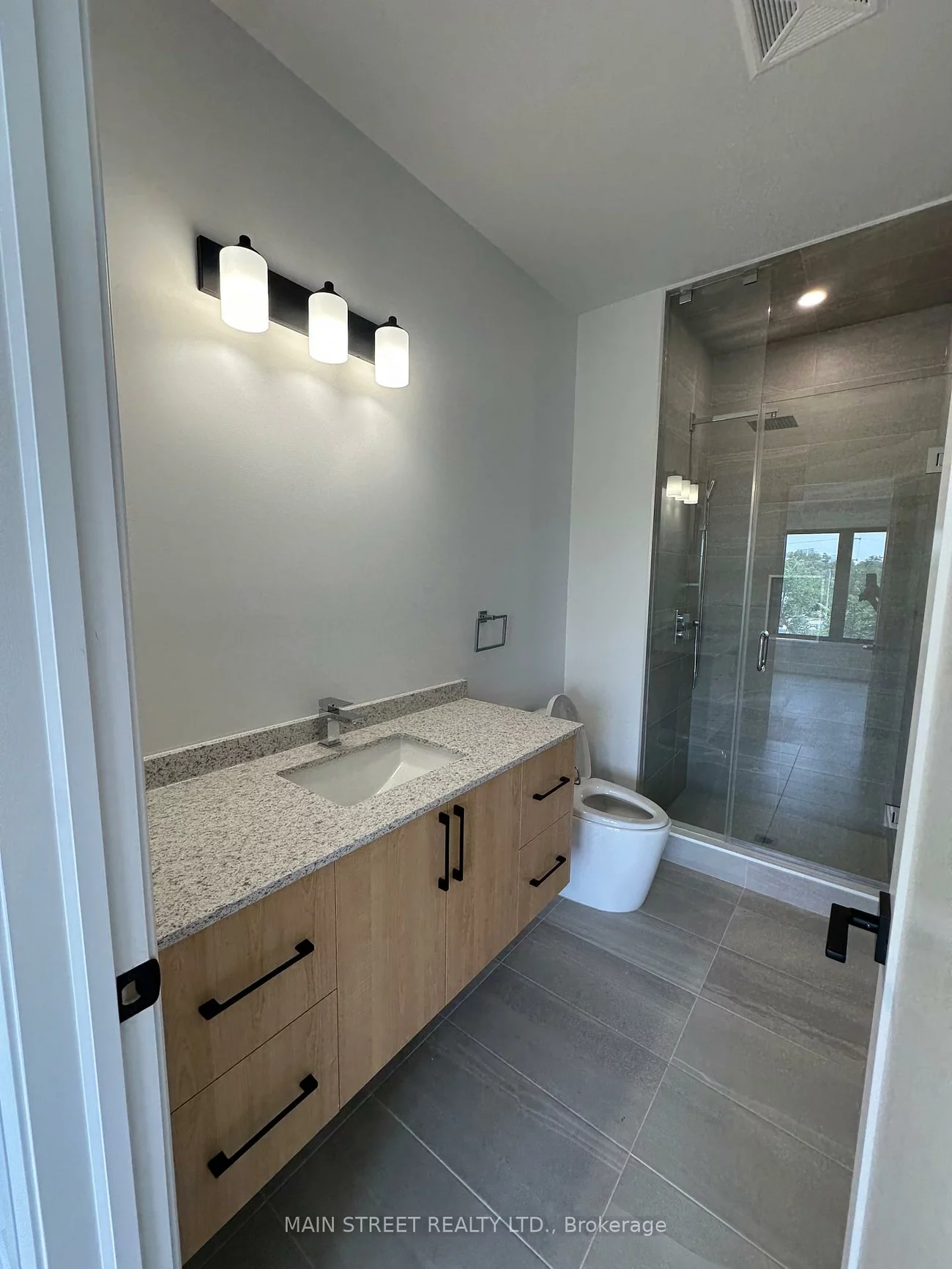 59, Charles, Central Newmarket, Newmarket