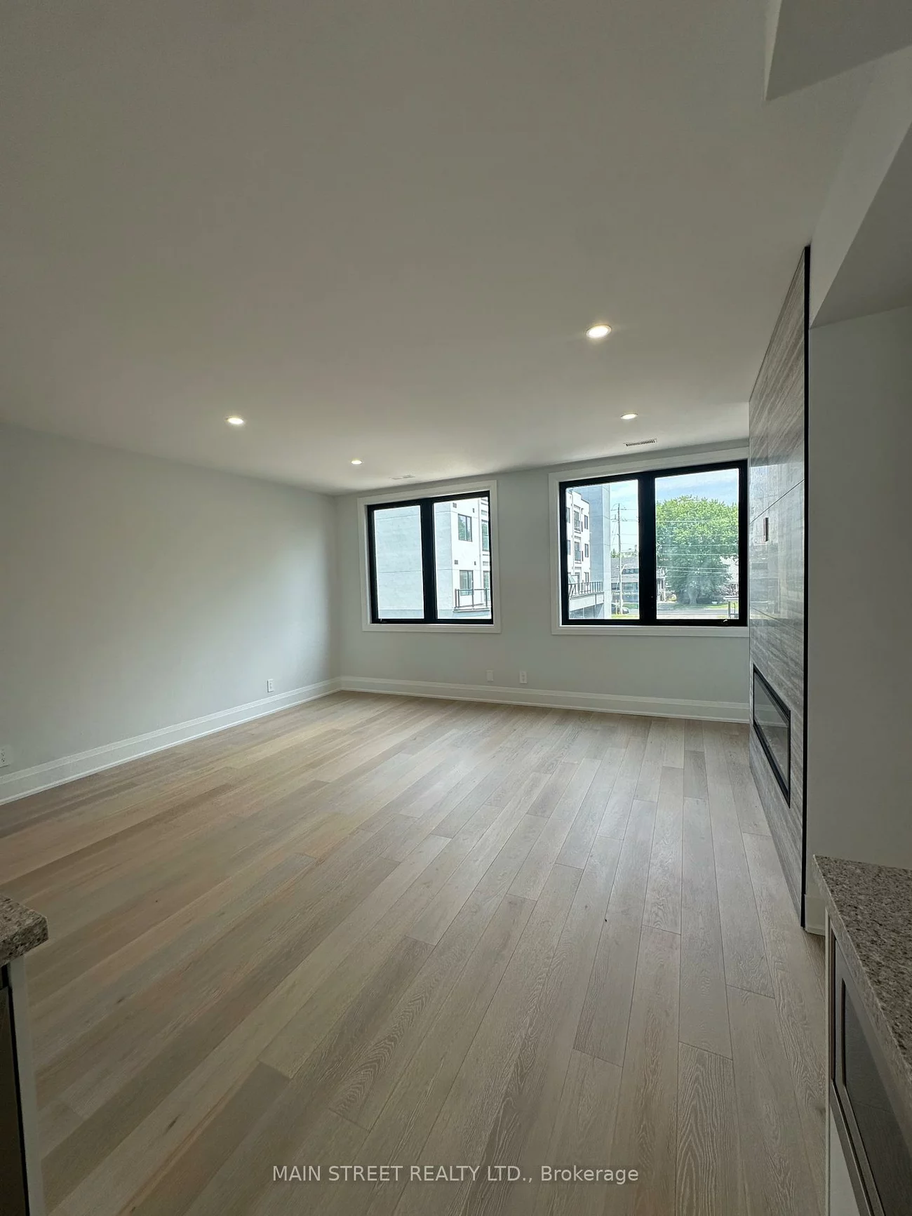 59, Charles, Central Newmarket, Newmarket