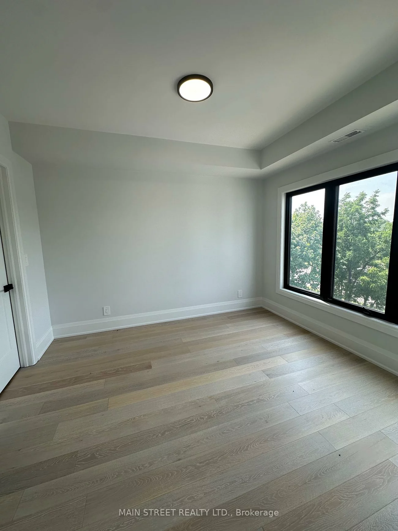 59, Charles, Central Newmarket, Newmarket