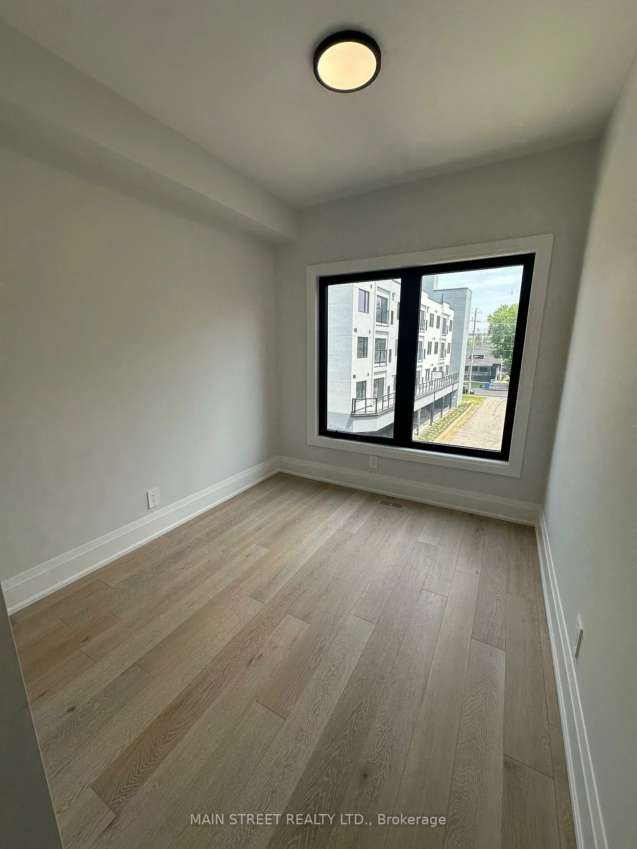 59, Charles, Central Newmarket, Newmarket