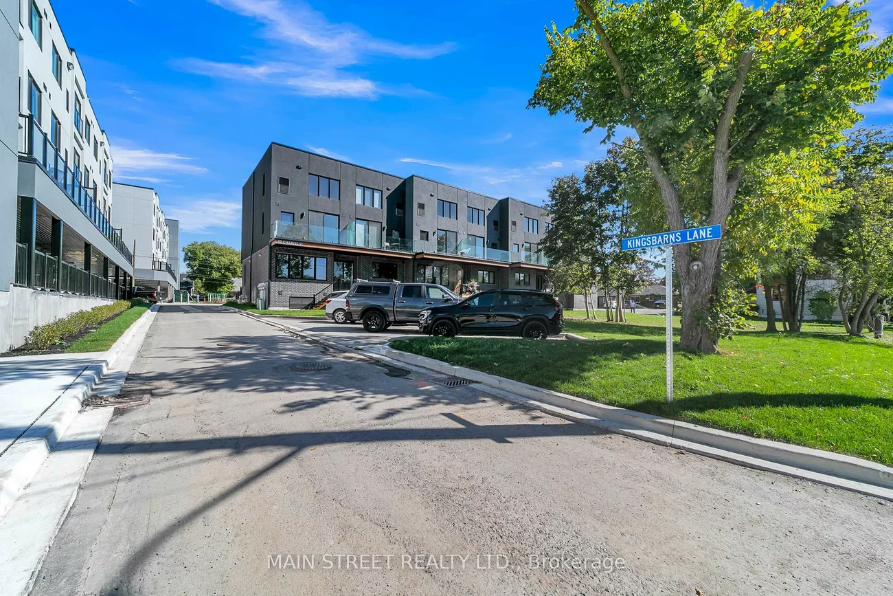 59, Charles, Central Newmarket, Newmarket