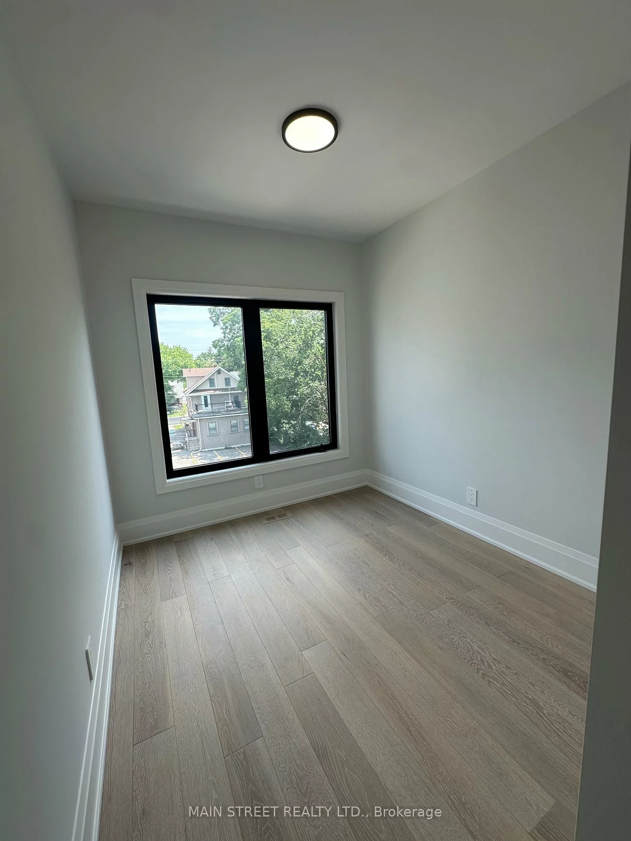 59, Charles, Central Newmarket, Newmarket