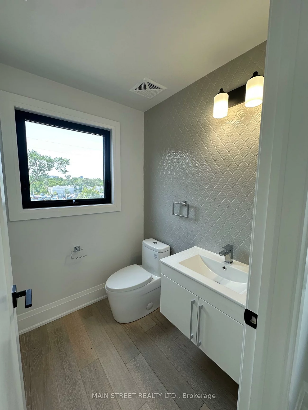 59, Charles, Central Newmarket, Newmarket