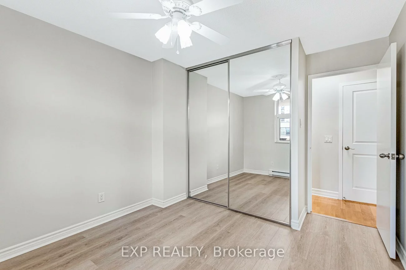 260, Davis, Central Newmarket, Newmarket