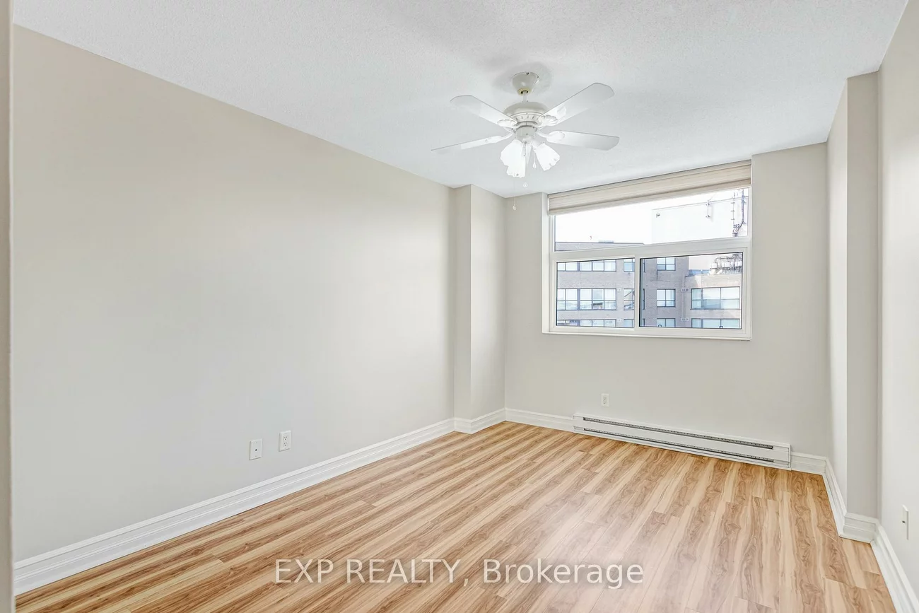 260, Davis, Central Newmarket, Newmarket
