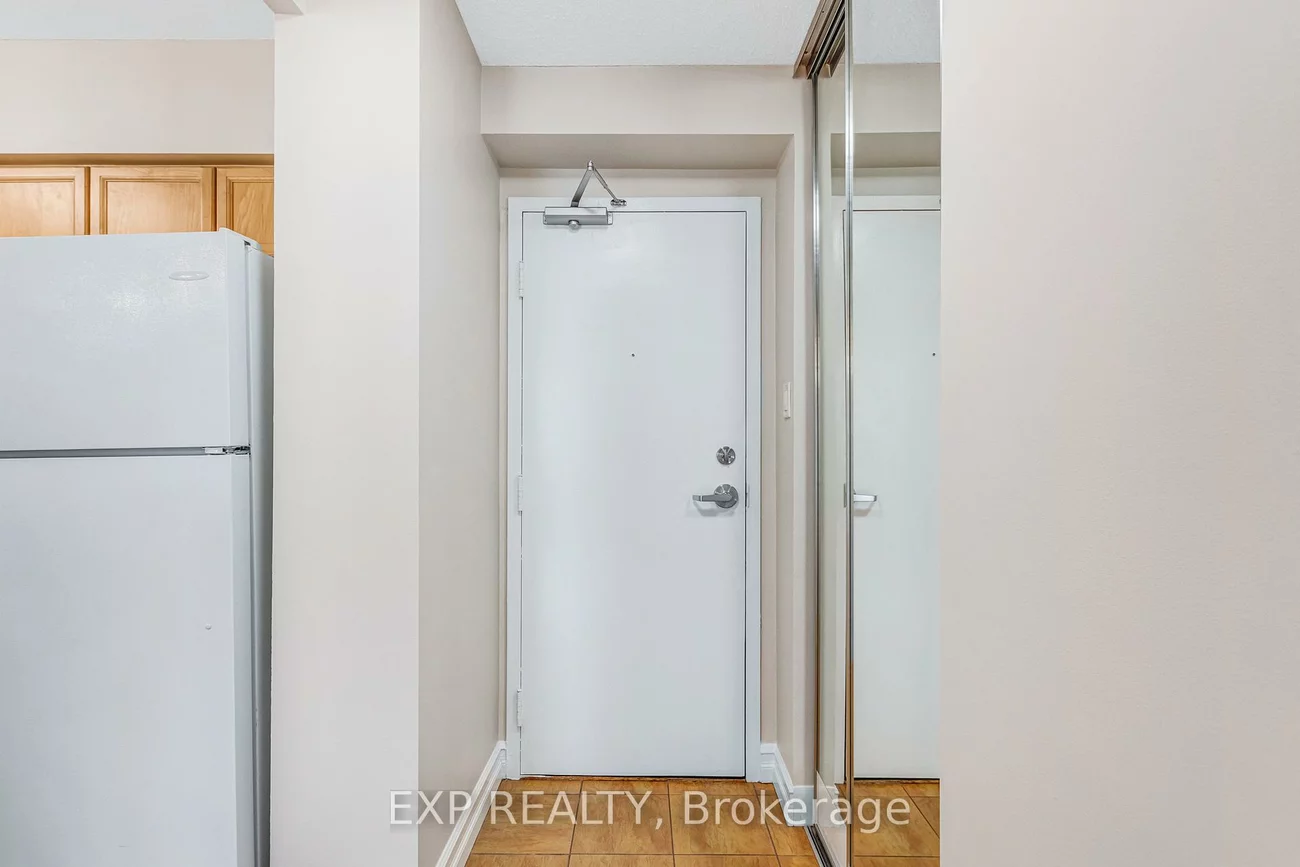 260, Davis, Central Newmarket, Newmarket