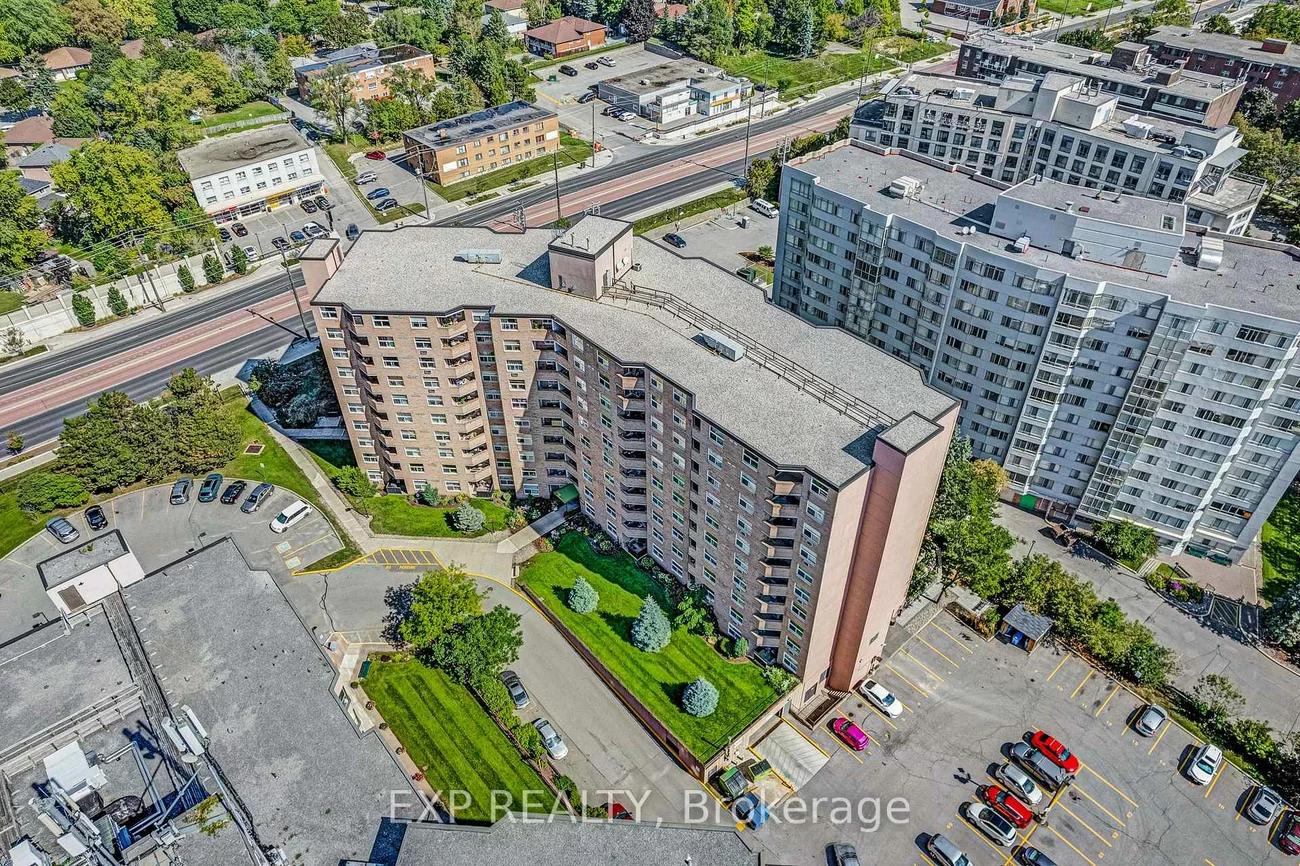 260, Davis, Central Newmarket, Newmarket