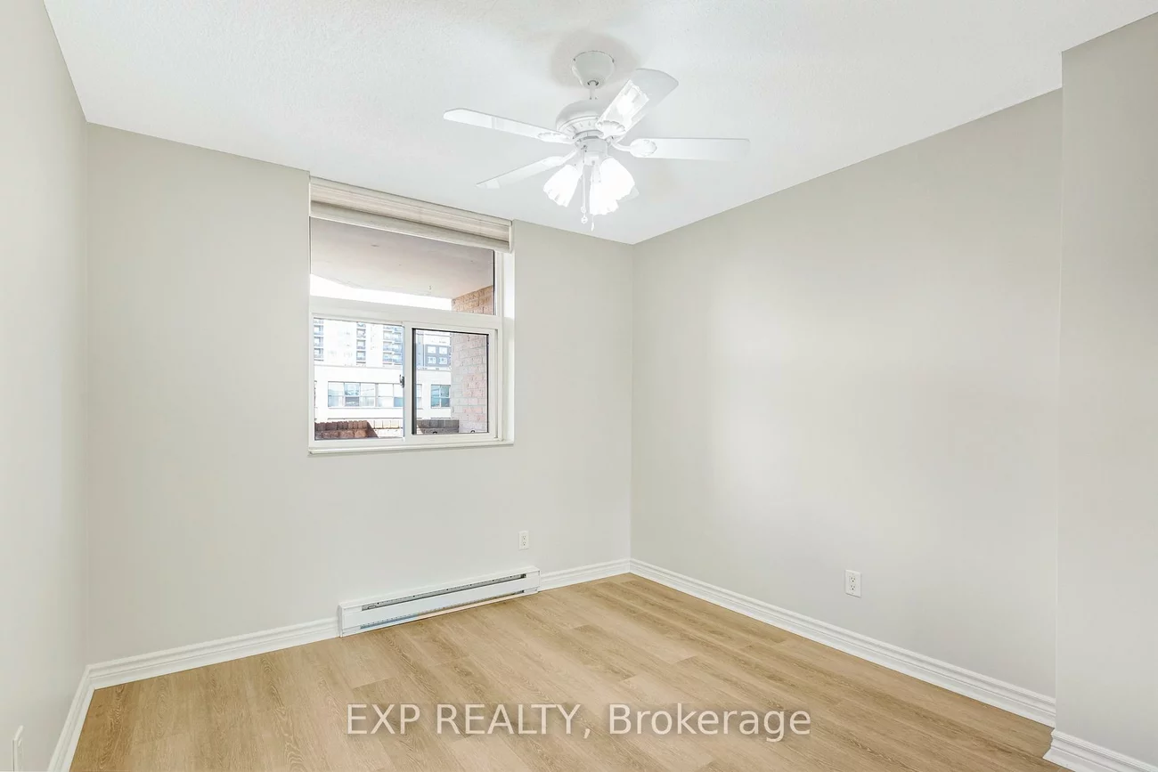 260, Davis, Central Newmarket, Newmarket