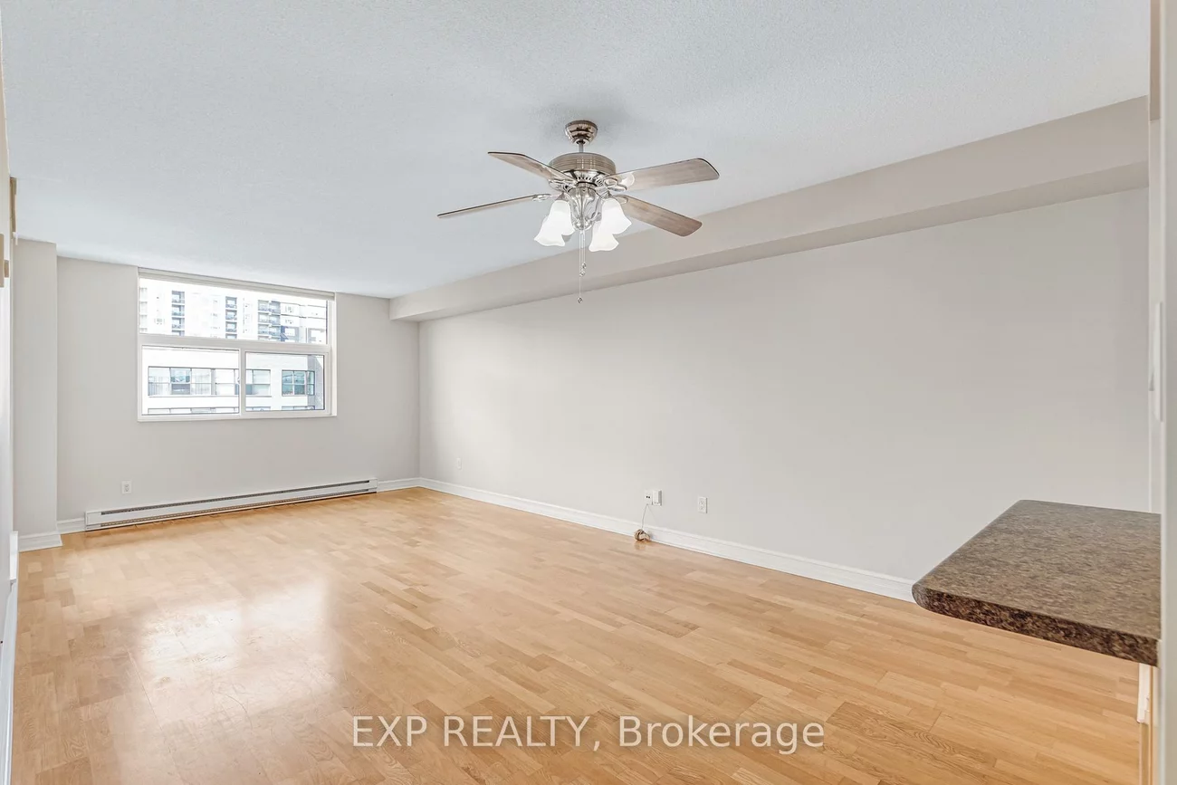 260, Davis, Central Newmarket, Newmarket