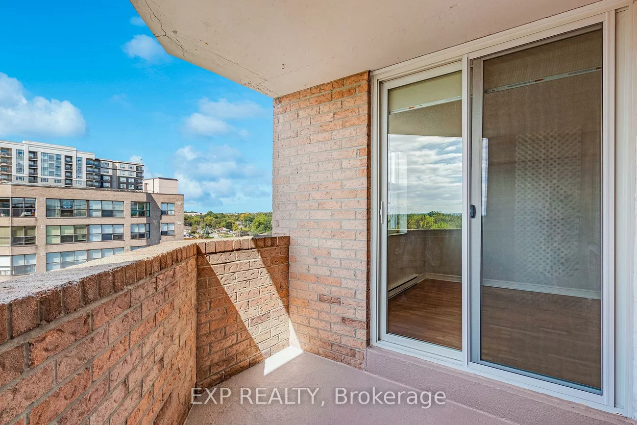260, Davis, Central Newmarket, Newmarket