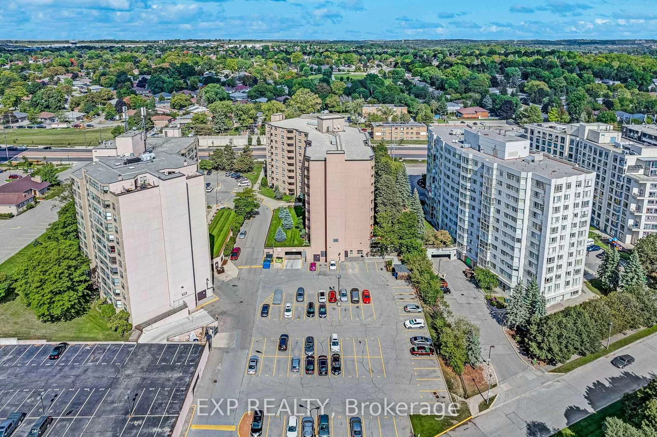260, Davis, Central Newmarket, Newmarket