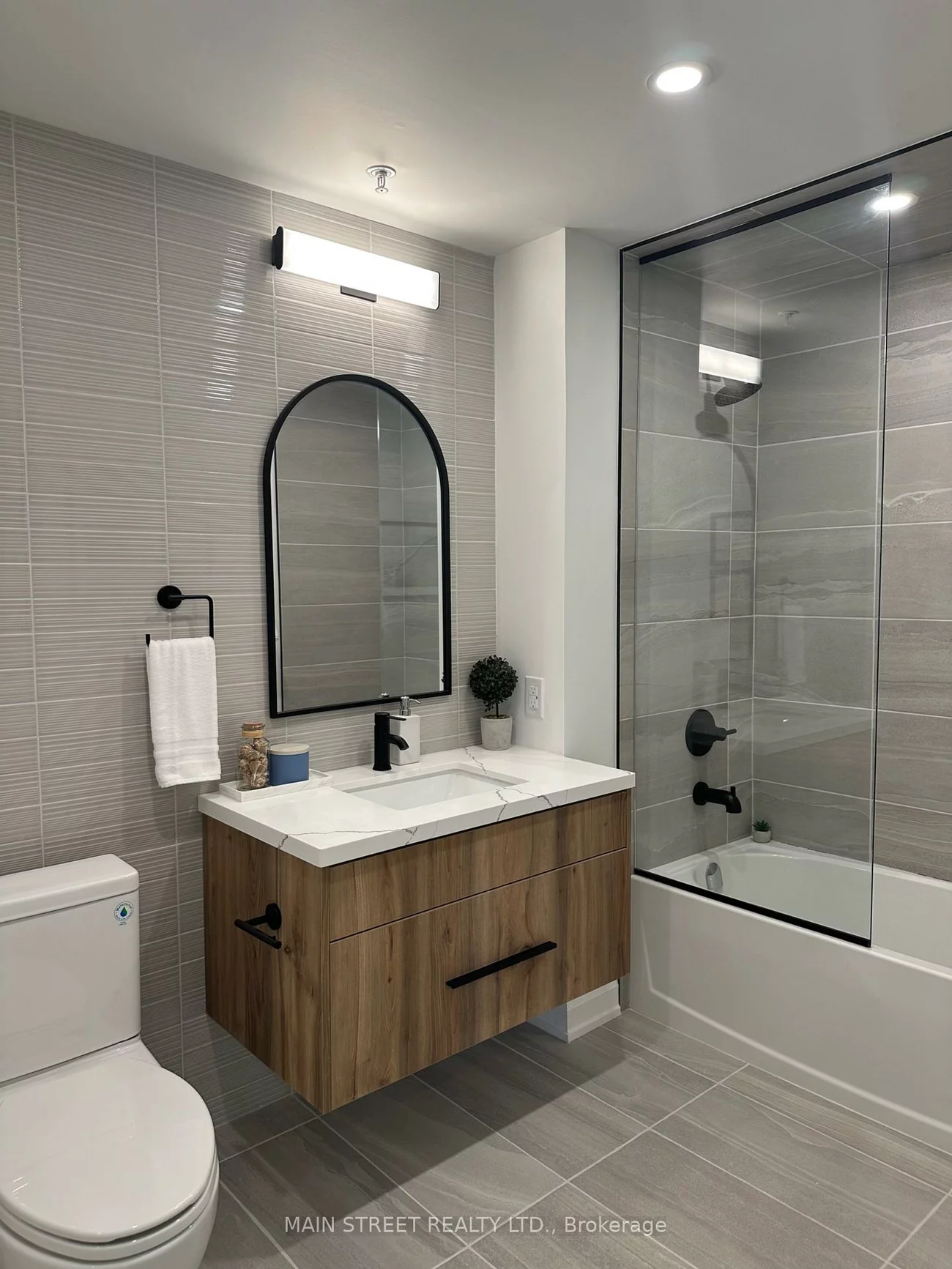 49, Charles, Central Newmarket, Newmarket