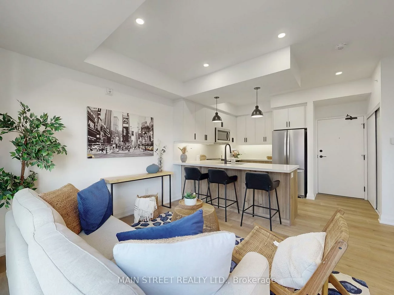 49, Charles, Central Newmarket, Newmarket