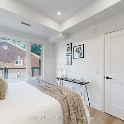 49, Charles, Central Newmarket, Newmarket