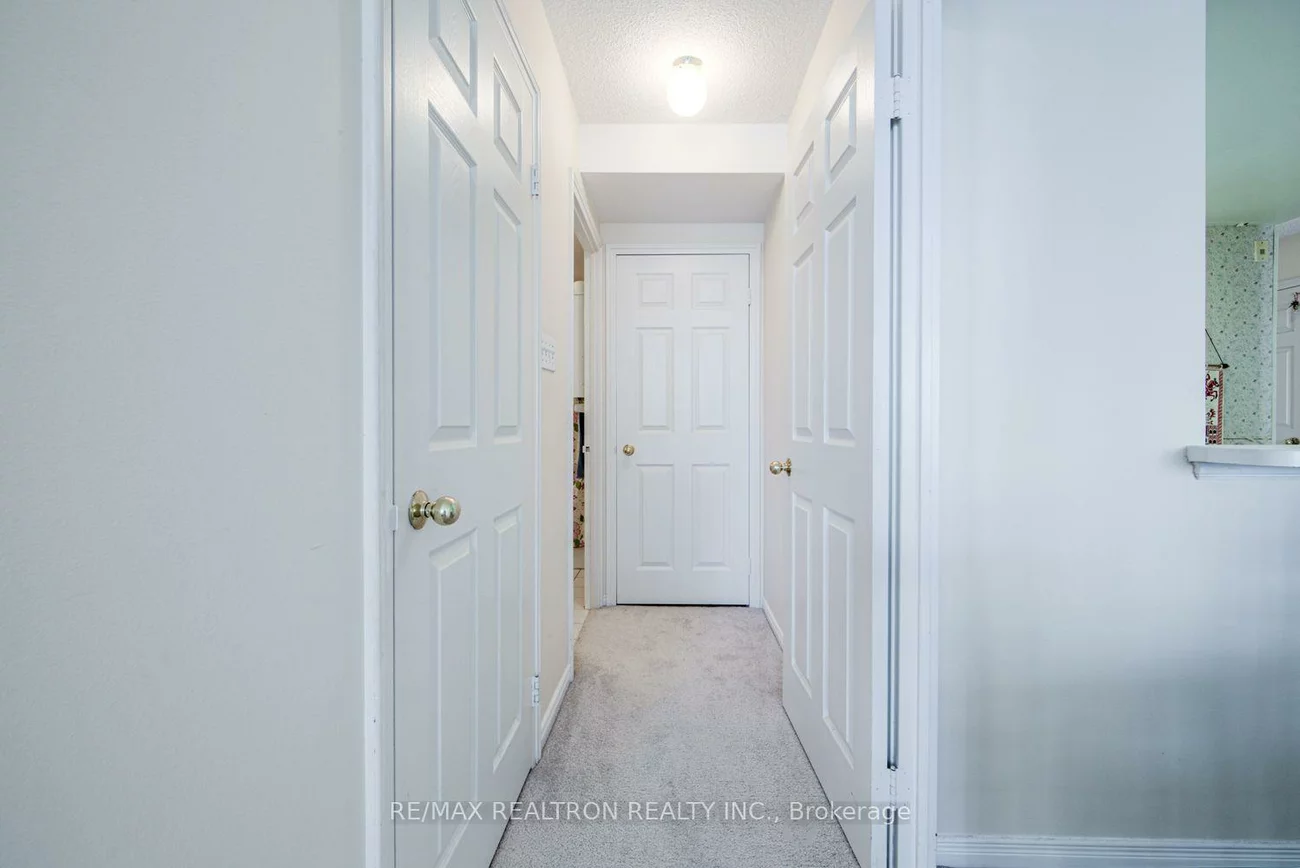 270, Davis, Central Newmarket, Newmarket