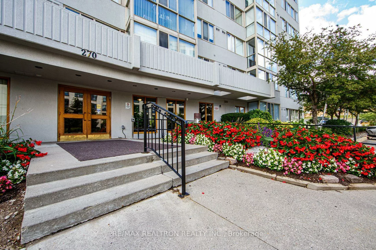 270, Davis, Central Newmarket, Newmarket