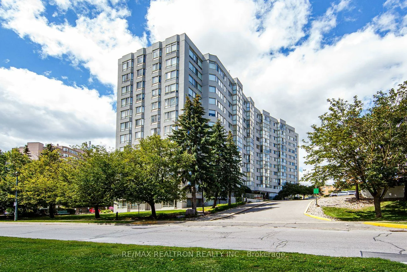 270, Davis, Central Newmarket, Newmarket