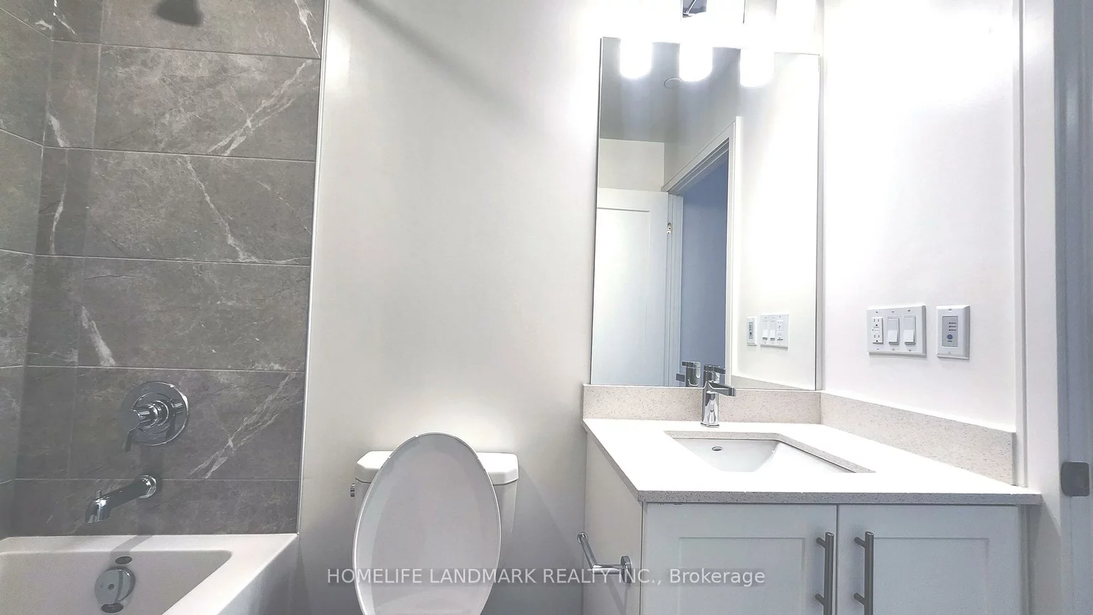 715, DAVIS, Huron Heights-Leslie Valley, Newmarket
