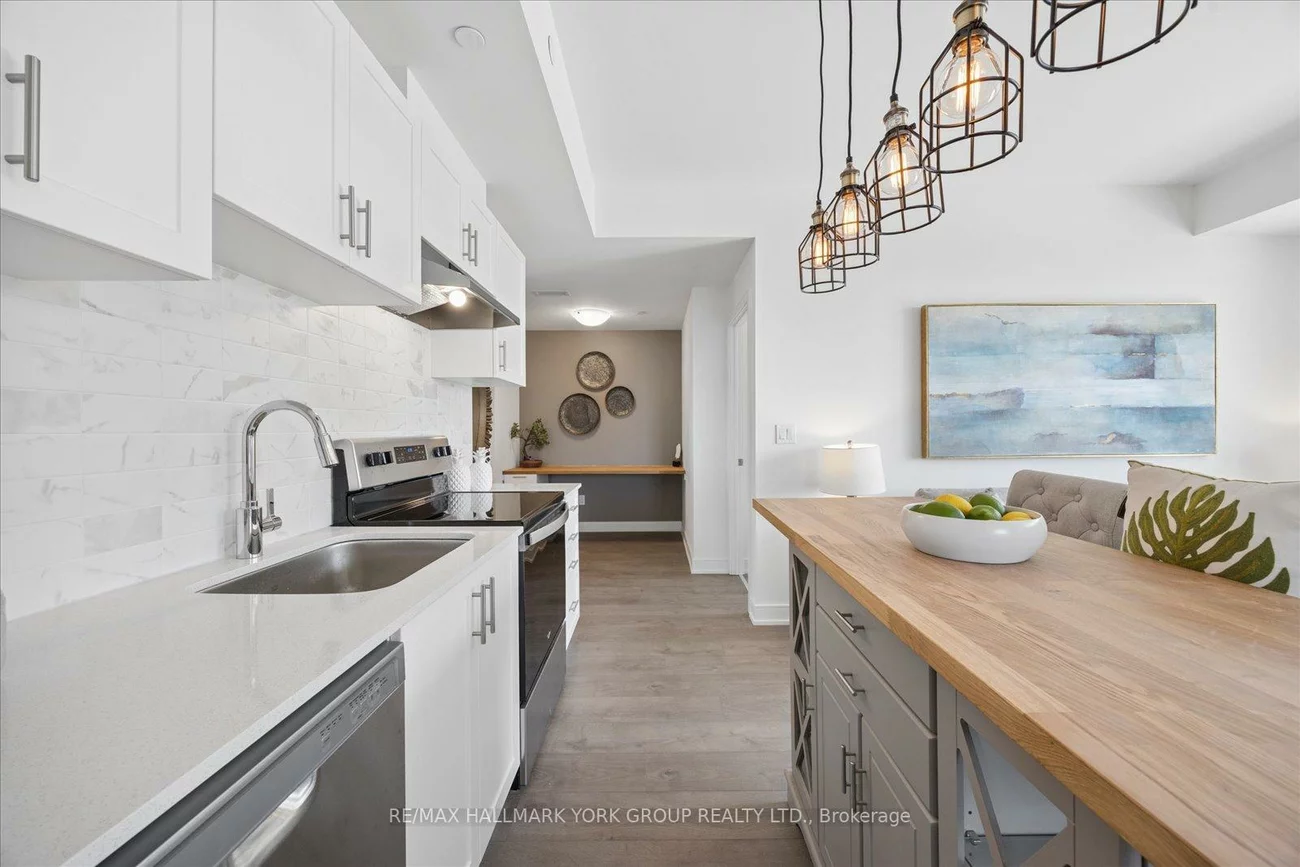 705, Davis, Huron Heights-Leslie Valley, Newmarket