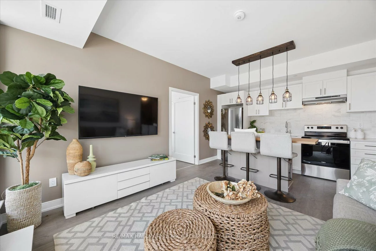 705, Davis, Huron Heights-Leslie Valley, Newmarket