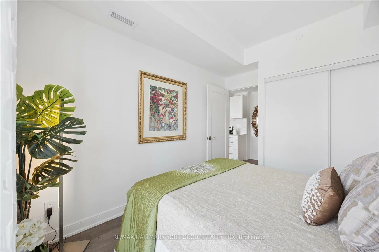 705, Davis, Huron Heights-Leslie Valley, Newmarket