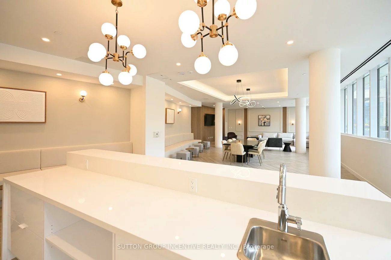 705, Davis, Huron Heights-Leslie Valley, Newmarket