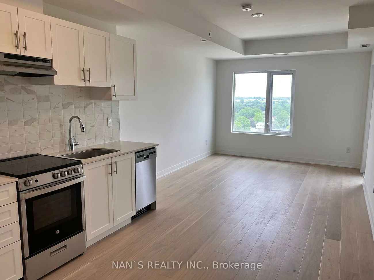 715, Davis, Huron Heights-Leslie Valley, Newmarket