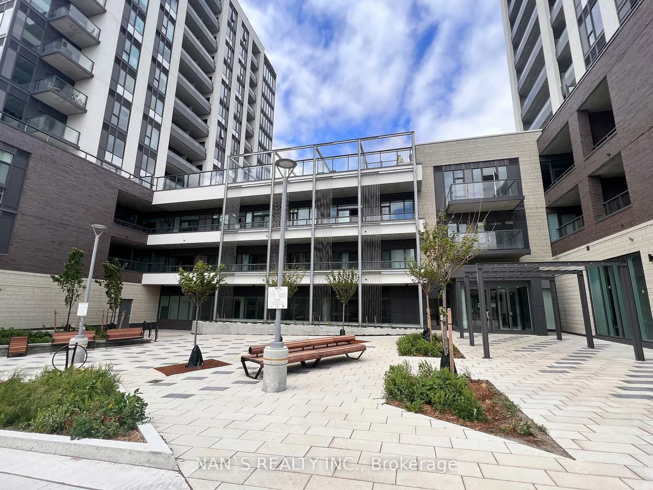 715, Davis, Huron Heights-Leslie Valley, Newmarket