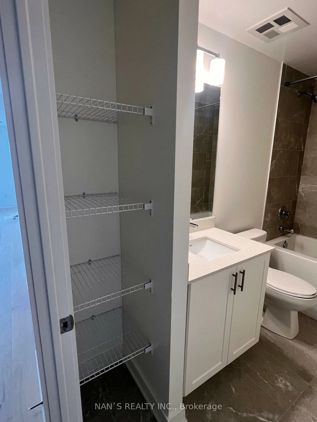 715, Davis, Huron Heights-Leslie Valley, Newmarket