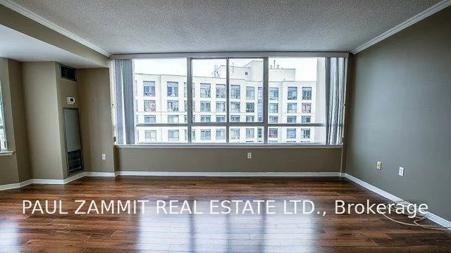 270, Davis, Central Newmarket, Newmarket