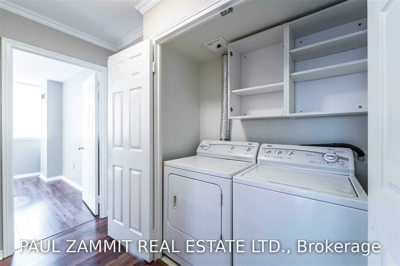 270, Davis, Central Newmarket, Newmarket