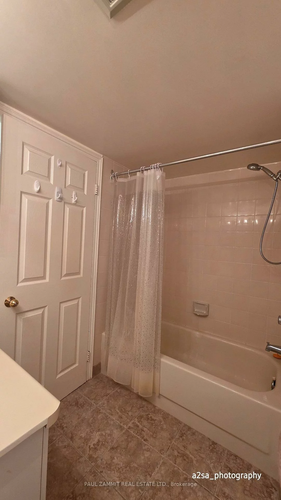 270, Davis, Central Newmarket, Newmarket