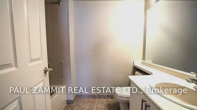 270, Davis, Central Newmarket, Newmarket