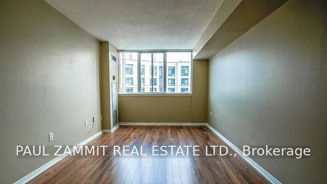 270, Davis, Central Newmarket, Newmarket