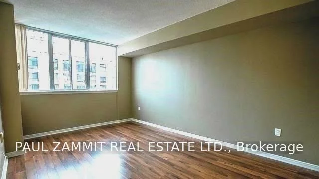 270, Davis, Central Newmarket, Newmarket