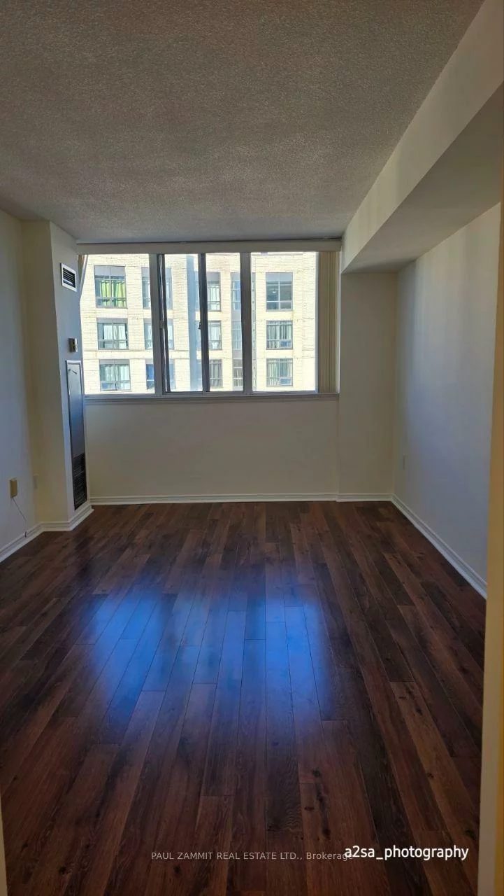 270, Davis, Central Newmarket, Newmarket