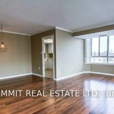 270, Davis, Central Newmarket, Newmarket