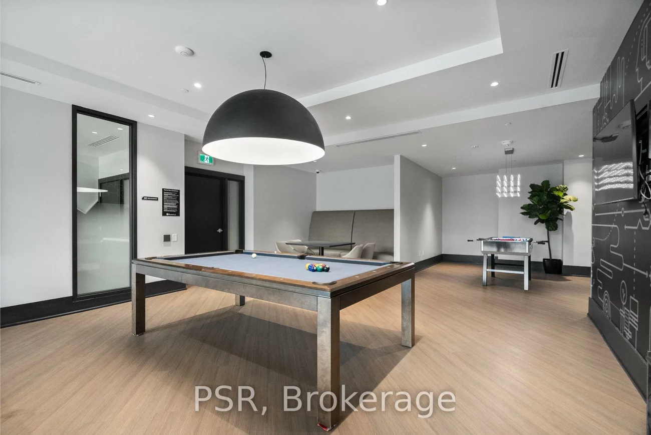 200, Deerfield, Central Newmarket, Newmarket