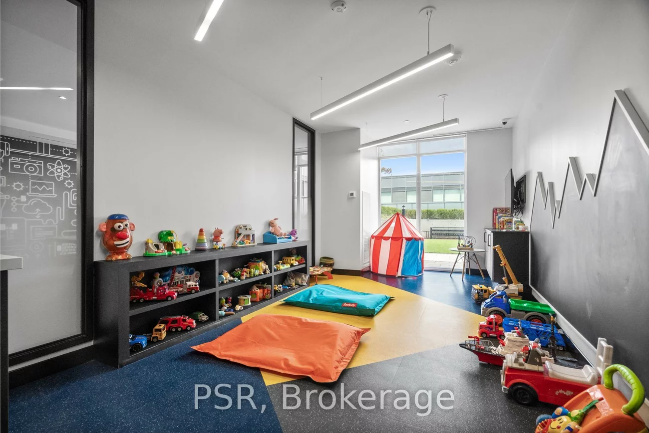 200, Deerfield, Central Newmarket, Newmarket