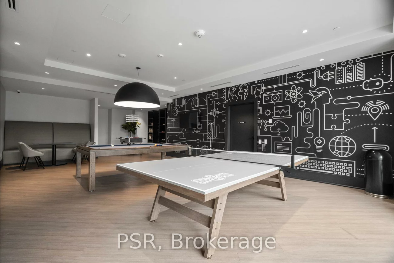 200, Deerfield, Central Newmarket, Newmarket