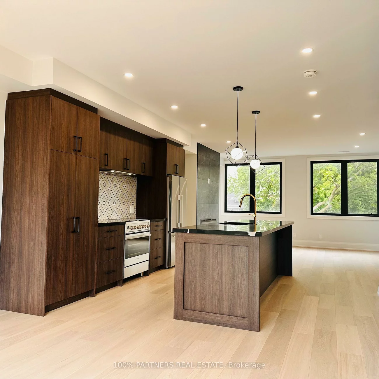 59, Charles, Central Newmarket, Newmarket