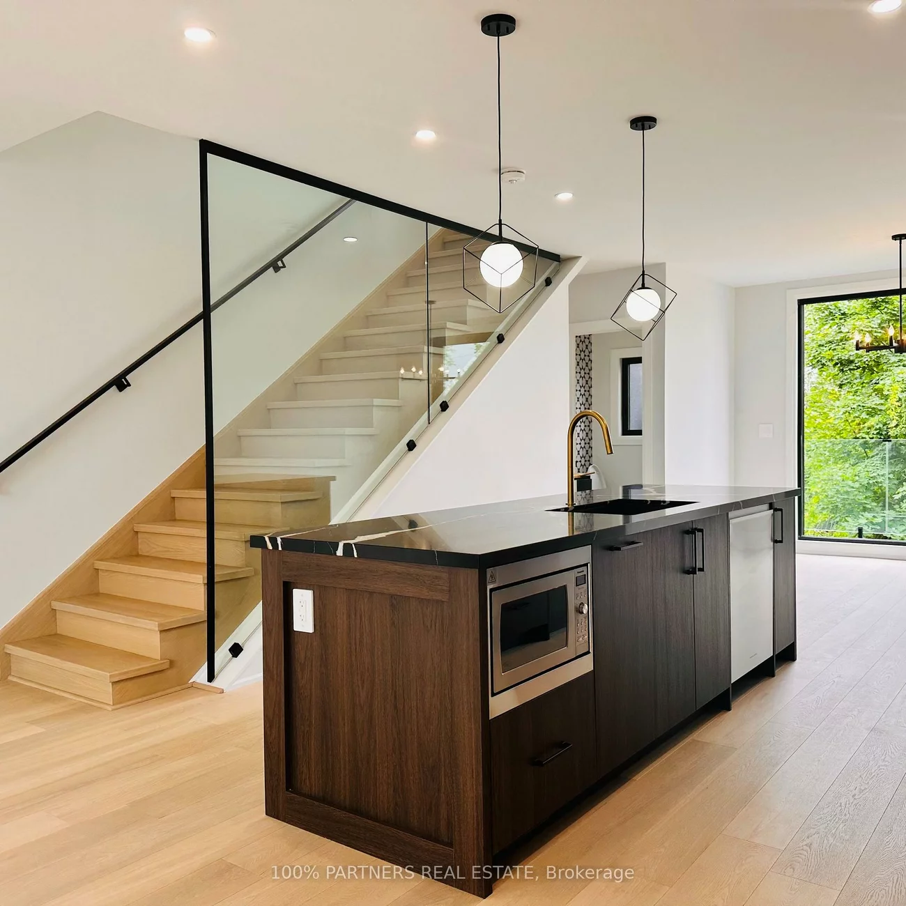 59, Charles, Central Newmarket, Newmarket