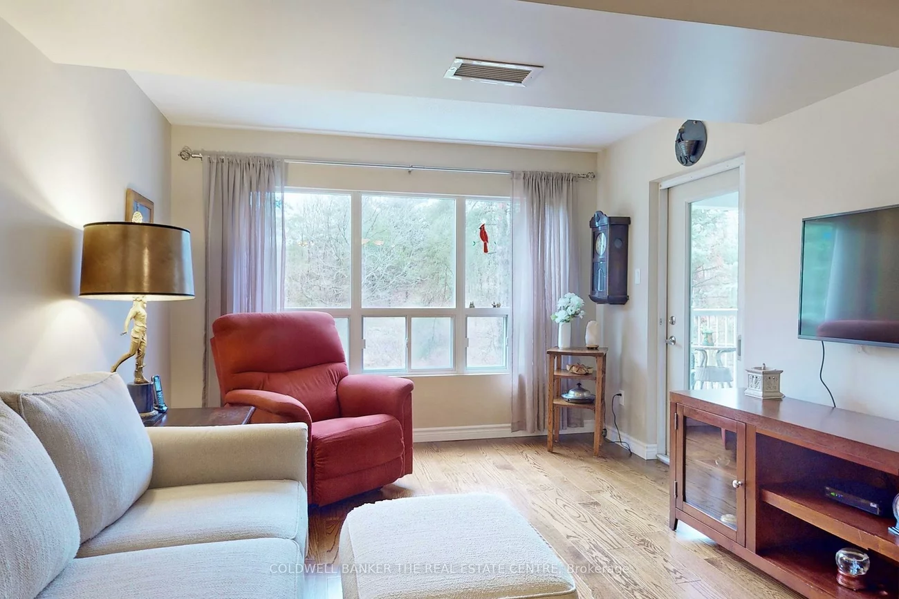 900, Bogart Mill, Gorham-College Manor, Newmarket