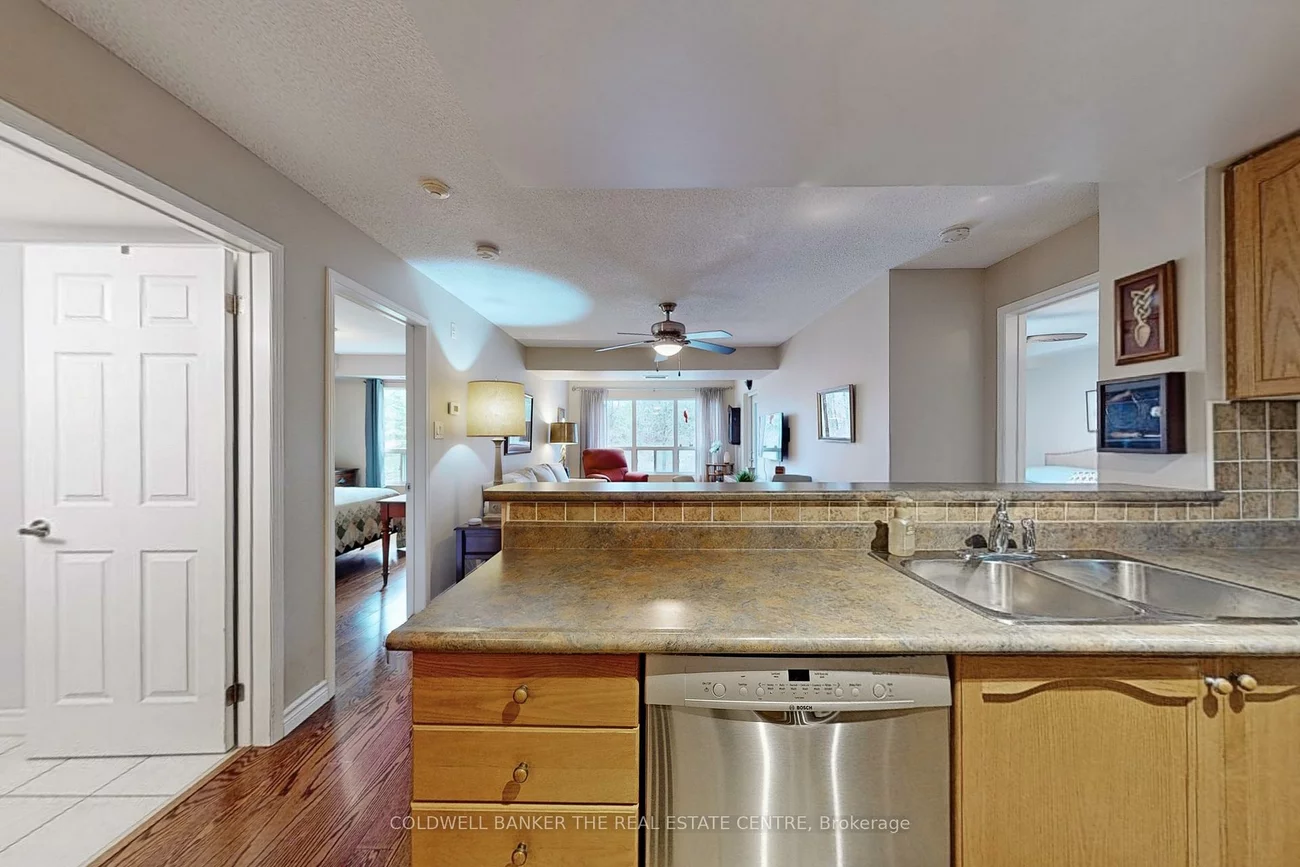 900, Bogart Mill, Gorham-College Manor, Newmarket