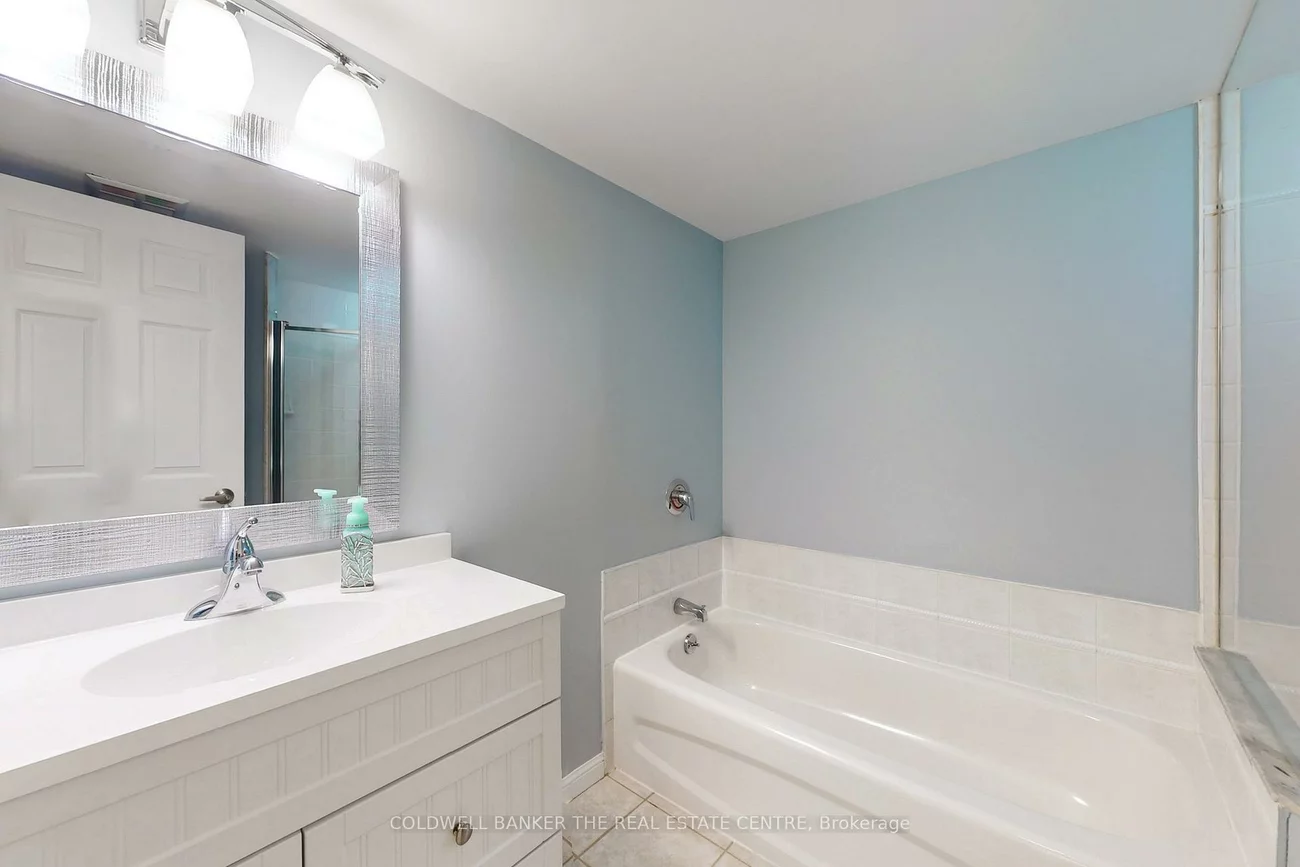 900, Bogart Mill, Gorham-College Manor, Newmarket