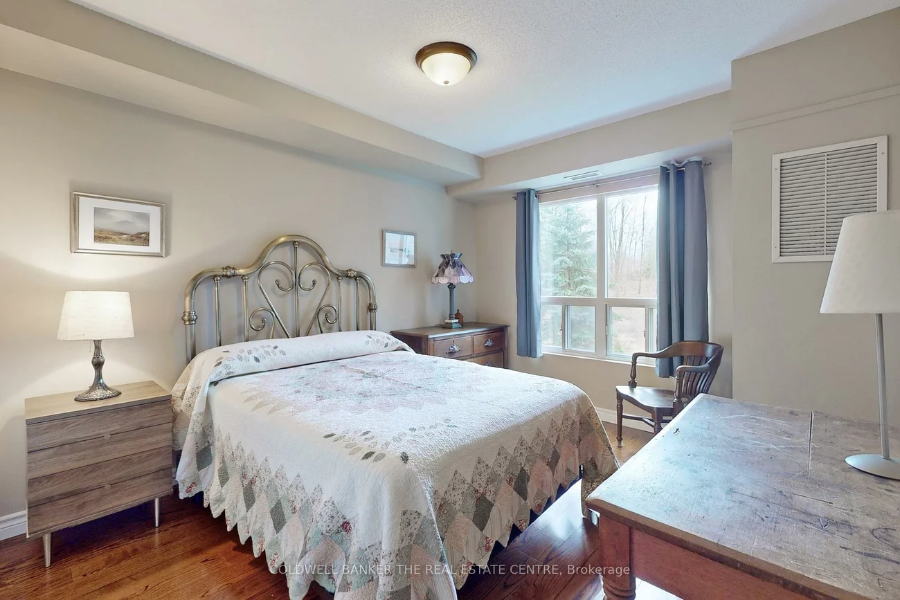 900, Bogart Mill, Gorham-College Manor, Newmarket